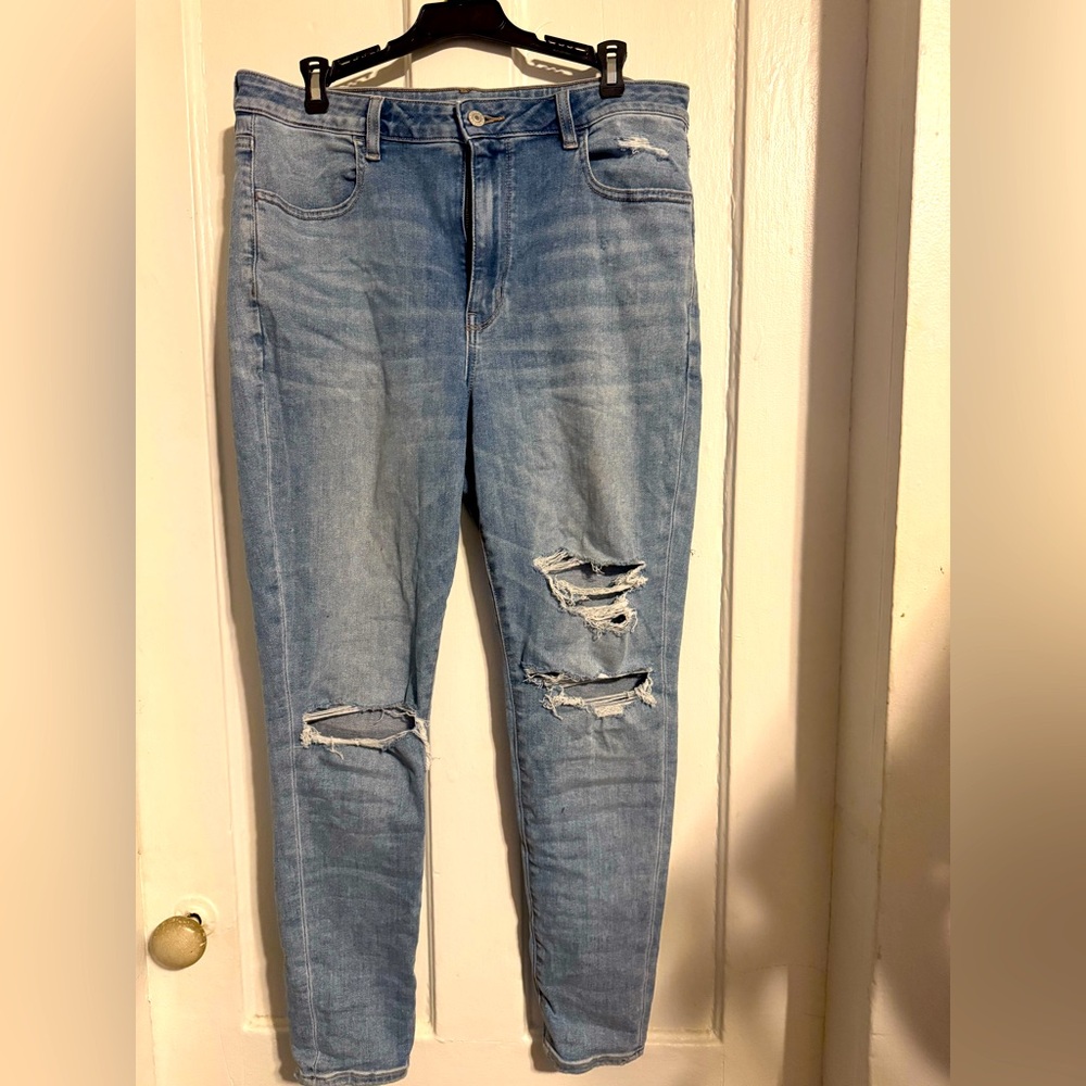 American eagle size 14 short distressed Jegging super high rise